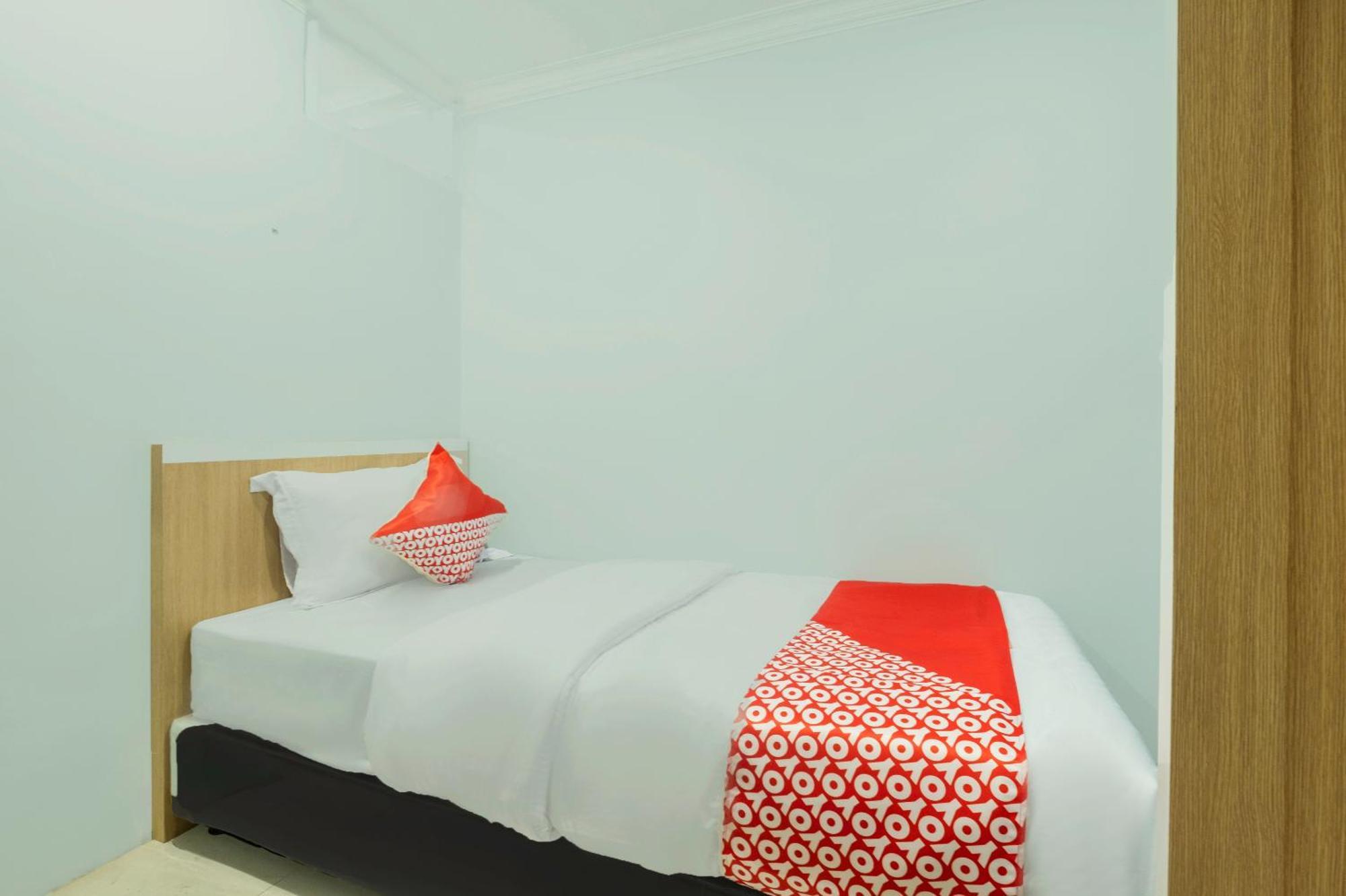 Oyo Living 2195 Al Jazeerah Residence Syariah 万隆 外观 照片