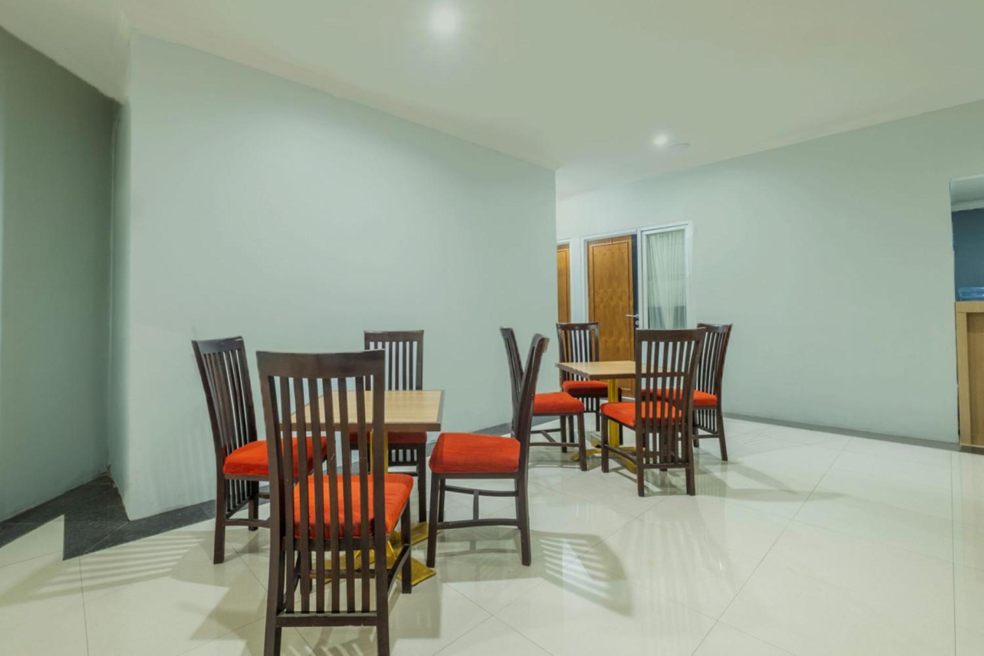 Oyo Living 2195 Al Jazeerah Residence Syariah 万隆 外观 照片