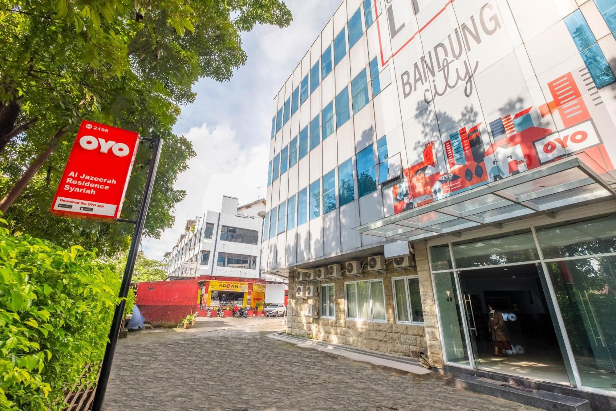 Oyo Living 2195 Al Jazeerah Residence Syariah 万隆 外观 照片